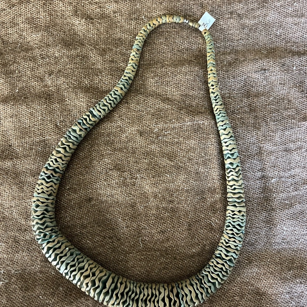 Wavy Patterned Necklace, Vintage